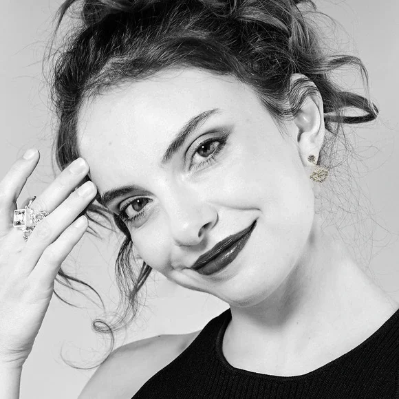 VIRGINS SAINTS & ANGELS VSA Queen of Hearts Crystal Drop Post Earrings in Silver - Picture 2 of 8